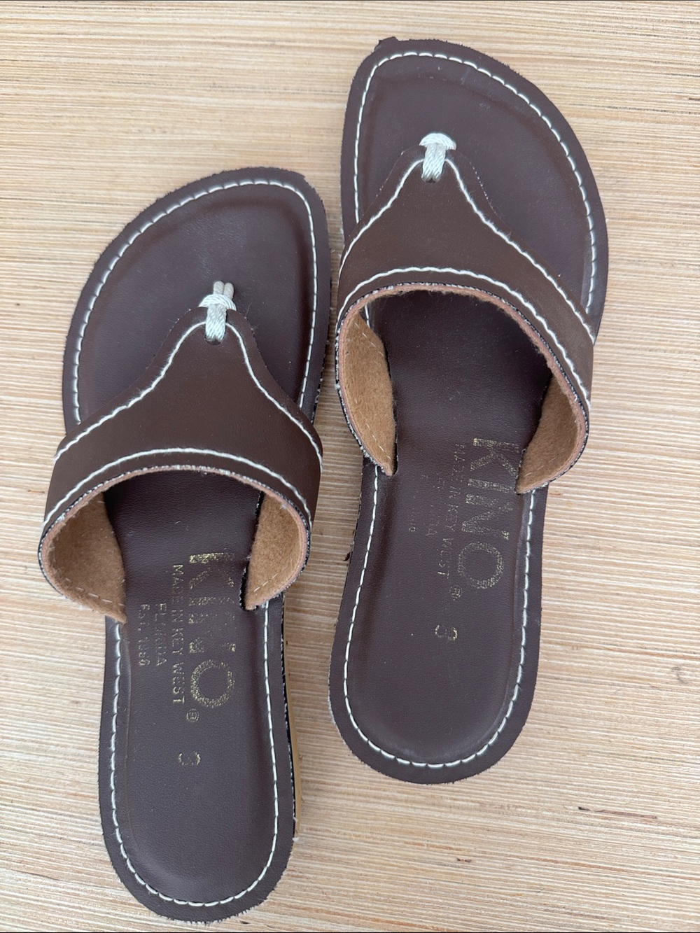Kino Women's Dark Brown Leather Thong Sandals with Contrast Stitching
